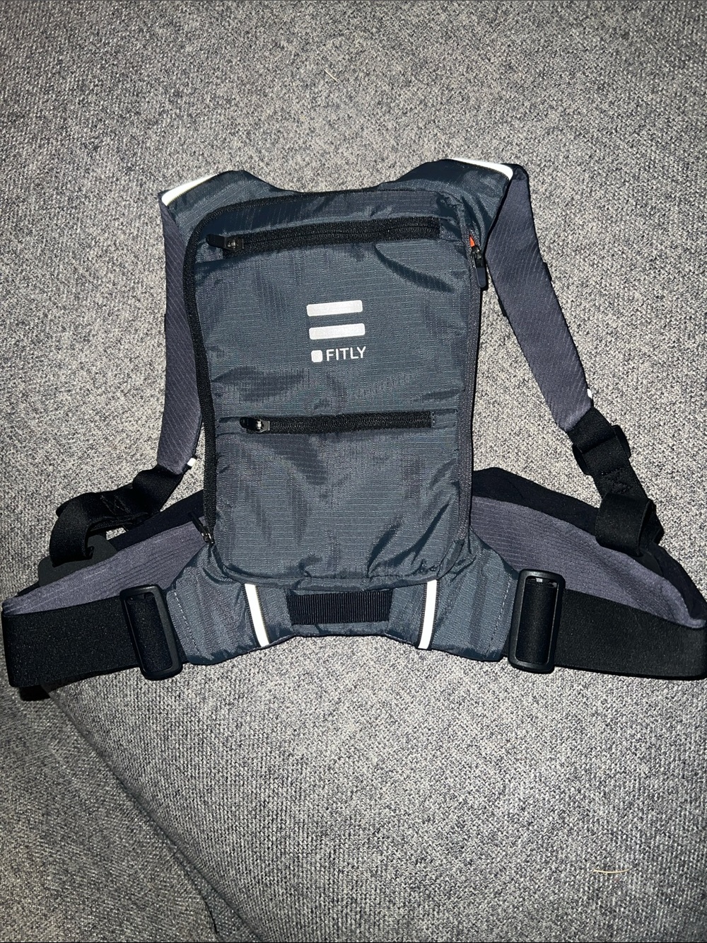 Fitly Compact Gray Minimalist Running Backpack EUC